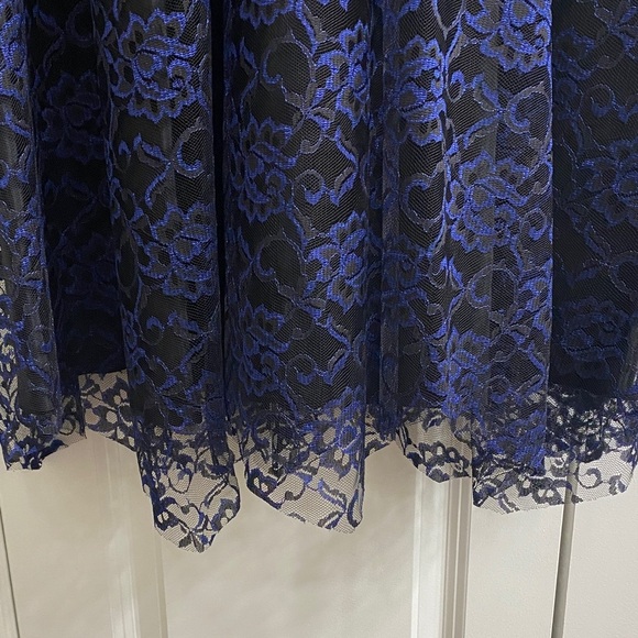 Vintage 1980’s Midnight Blue Lace Gown - Picture 8 of 10